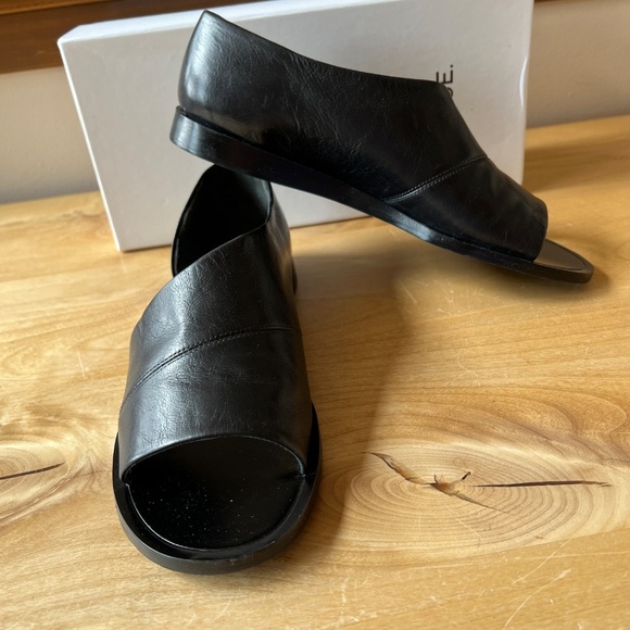 Vince Black Open-Toe Leather Loafers - Picture 4 of 10